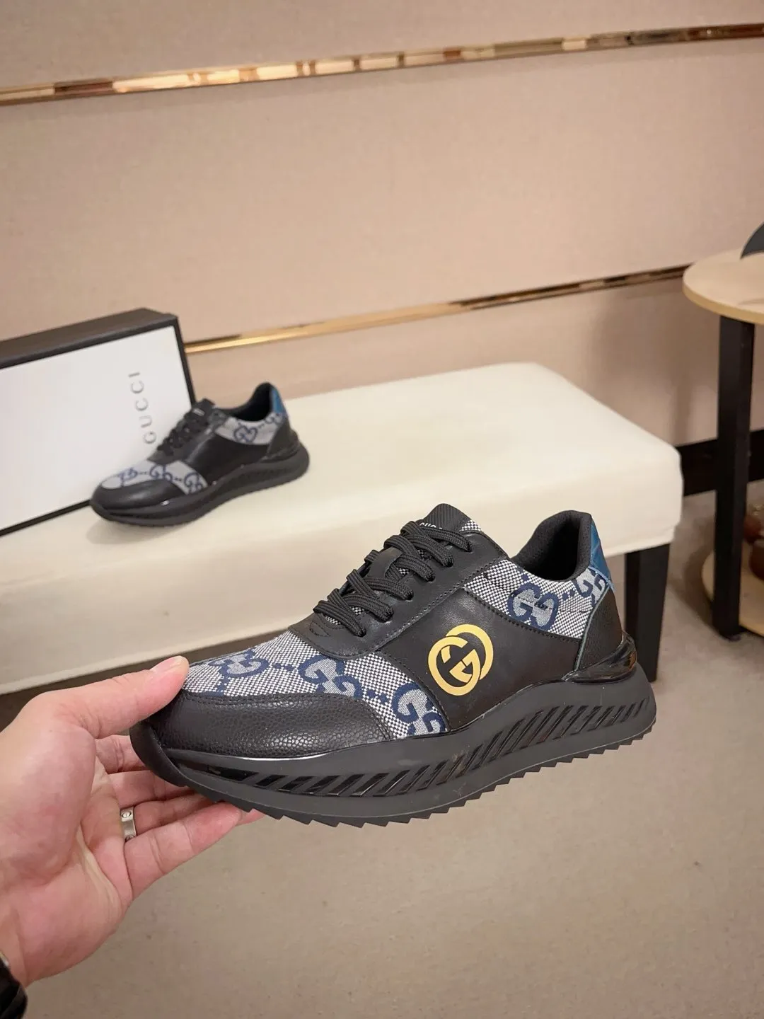 Men's men's shoes💰 462💰🇮🇹🇮🇹GUCCI🔍🔍new models are on sale at the same time at the counter. The uppers🇮🇹 are made of top-grain cowhide imported from Italy. Fully imported genuine leather lining 💪💪, completely 1⃣️ to 1⃣️ replica 🇮🇹💪💪, ⚠ sole: original sole provided by the original factory, exclusive movable molded sole super comfortable, ⚠ original factory follow-up, 🔍🔍 high quality, you can go in and out of the counter at will, welcome to compare⚠. Code number:38-44